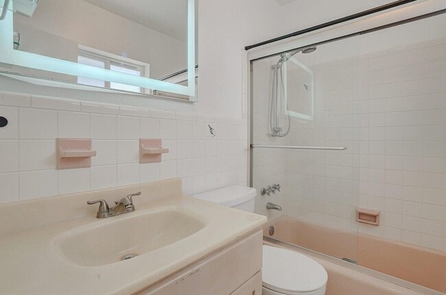 Building Photo - 254 NW 6th Ave