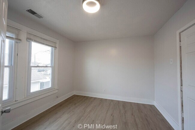 Building Photo - 2211 E New York St