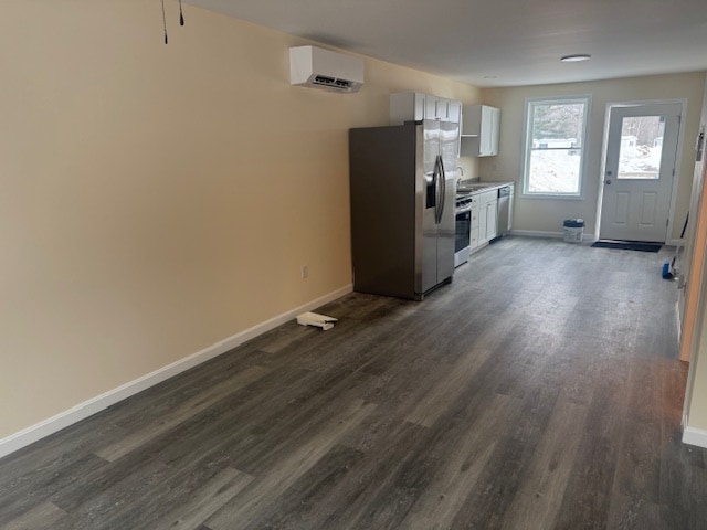 Building Photo - 10 Boulder Dr