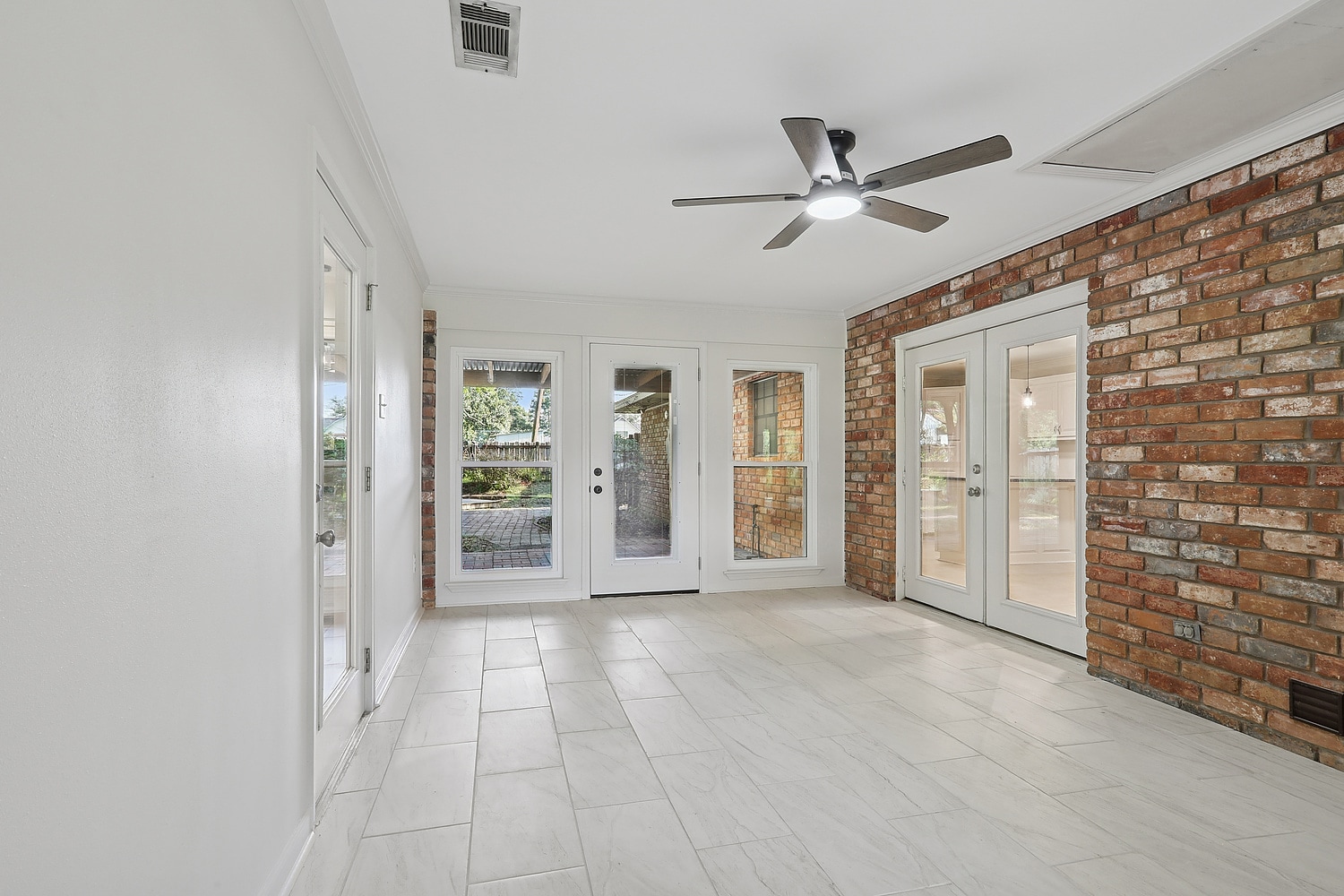Flex Space - 11461 Gator Ln