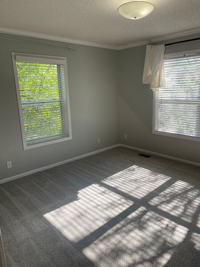 Building Photo - Townhouse for rent 2 bed 1.5 bath Castle Rock Co