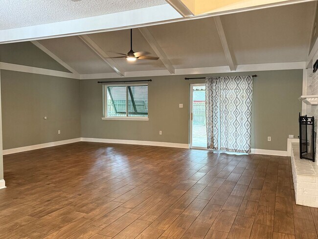 Building Photo - Lake Village Brick Rancher