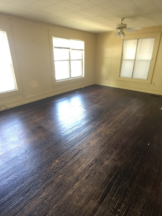 Building Photo - 1620 23rd Ave E