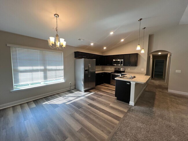Building Photo - 3 bed 2 bath in Huntsville AL