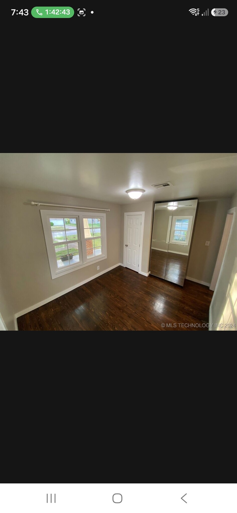Building Photo - 2427 S Olympia Ave