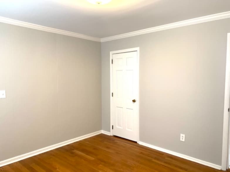 Building Photo - 339 Village St