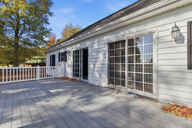 Building Photo - 1611 York Rest Ln