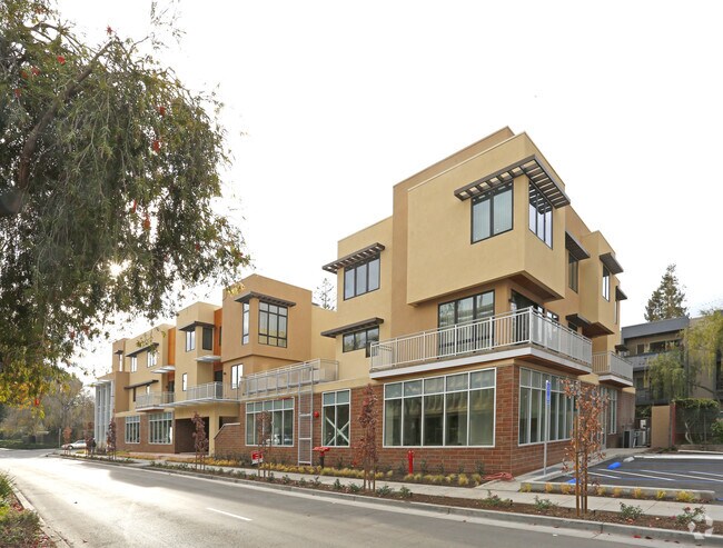 Building Photo - Birch Plaza