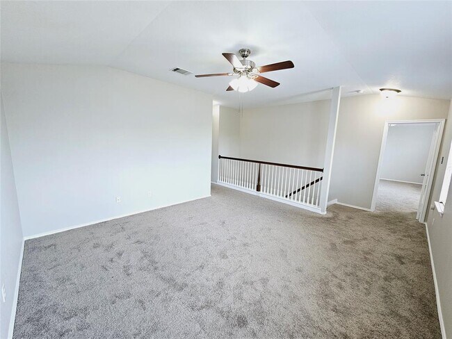 Building Photo - 789 Covent Dr