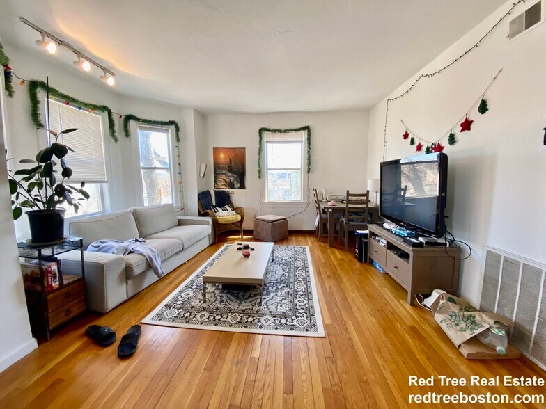 Building Photo - 88 Sheridan St