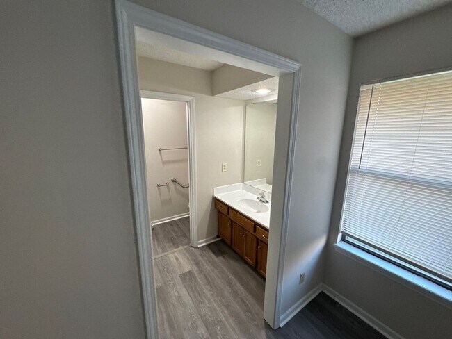 Building Photo - Duplex