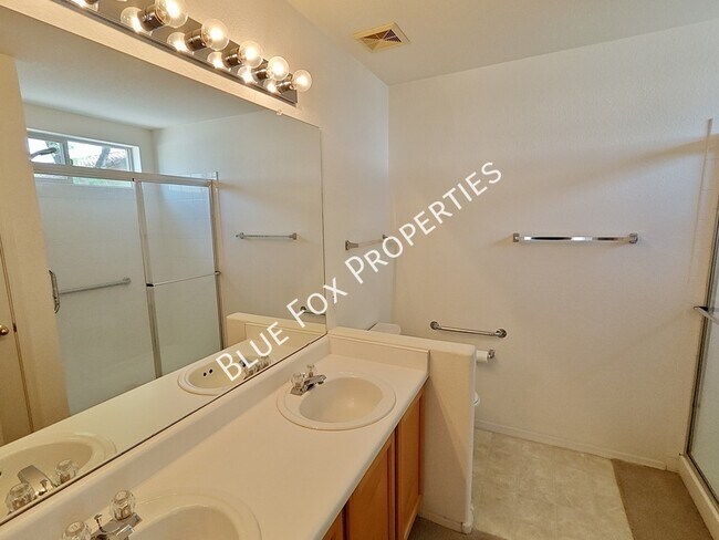 Building Photo - 7862 W Sacramento Hill Dr