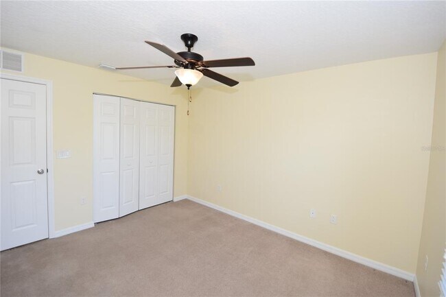 Building Photo - 56 Pin Oak Dr