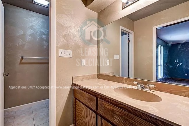 Building Photo - West Norman 3 Bed 2 Bath Home!