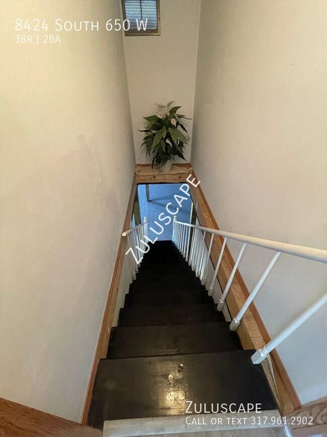 Building Photo - Half Off First Month Rent! 8424 s. 650W / ...