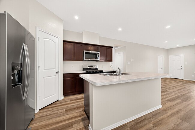 Building Photo - 1710 Legacy Hills Dr