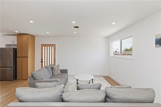 Building Photo - 7830 Casa Blanca St