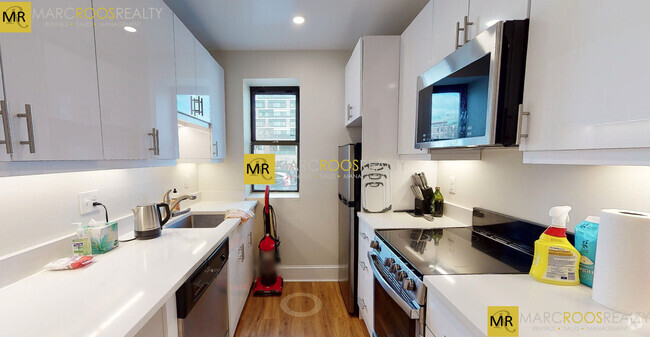 Building Photo - 841 Beacon St