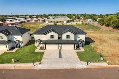 Building Photo - 620 Abadan Dr