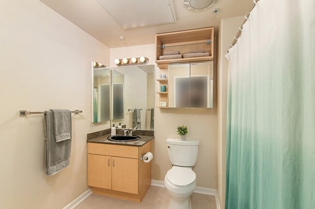 Building Photo - 1 Bedroom centrally located in Little Italy!!