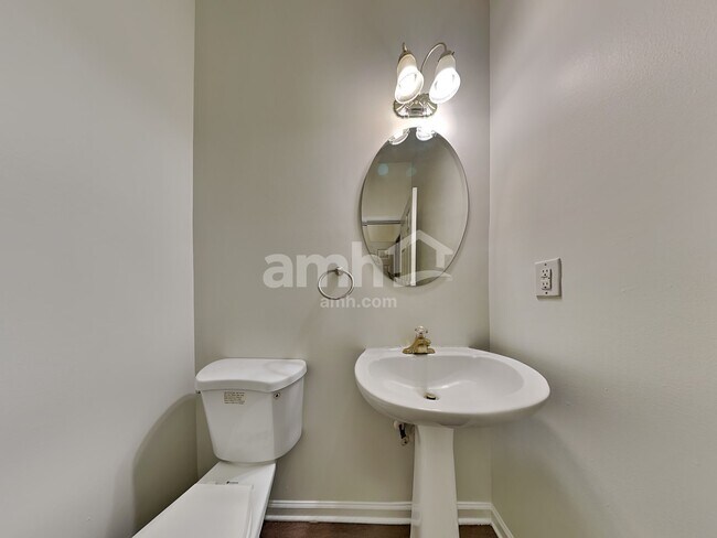 Building Photo - 2436 Carmathen Rd