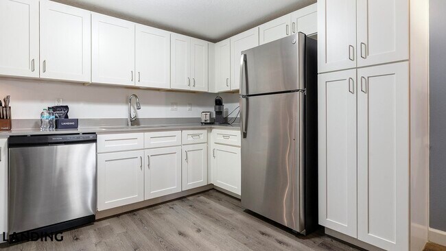 Building Photo - 2851 Maingate Village Cir