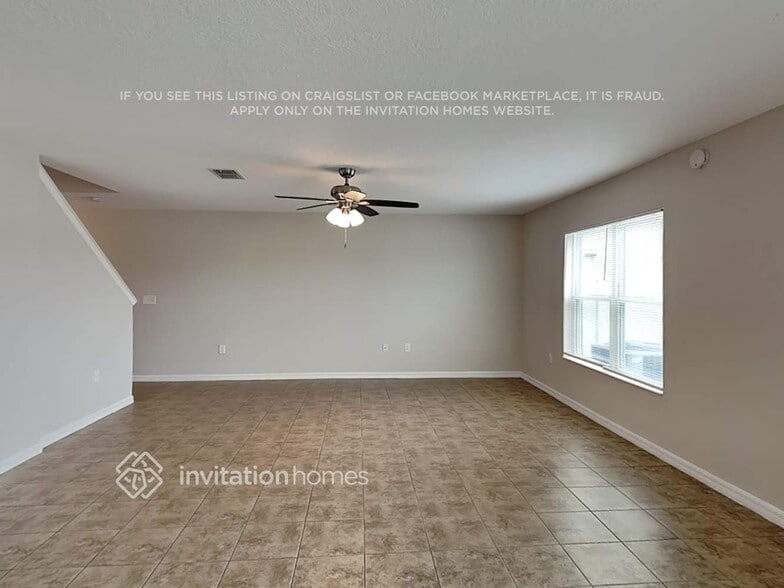 Building Photo - 10420 Laguna Plains Dr