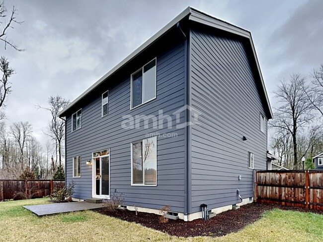 Building Photo - 1318 NE 11th Ave