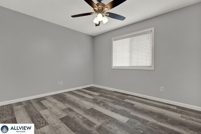 Building Photo - Serra Mesa 3 Bedroom Home with Private Yard & Oversized 2-Car Garage