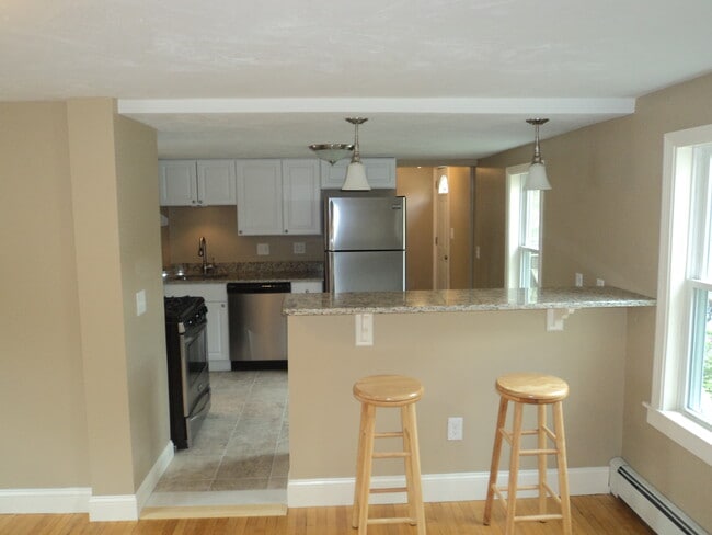 Primary Photo - 25 Common St