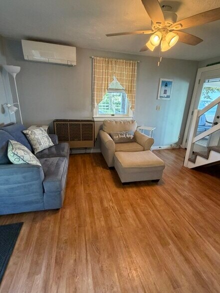 Living room - 5 Old Orchard Ln