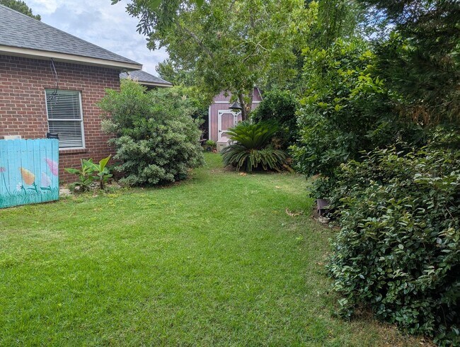 Building Photo - Live Exceptionally in an Elegant 4-Bedroom...