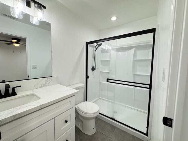 Building Photo - Stunning 2Bd/2Ba New Build in Riverside!