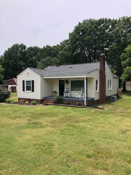 Front of House - 415 Ogburn St