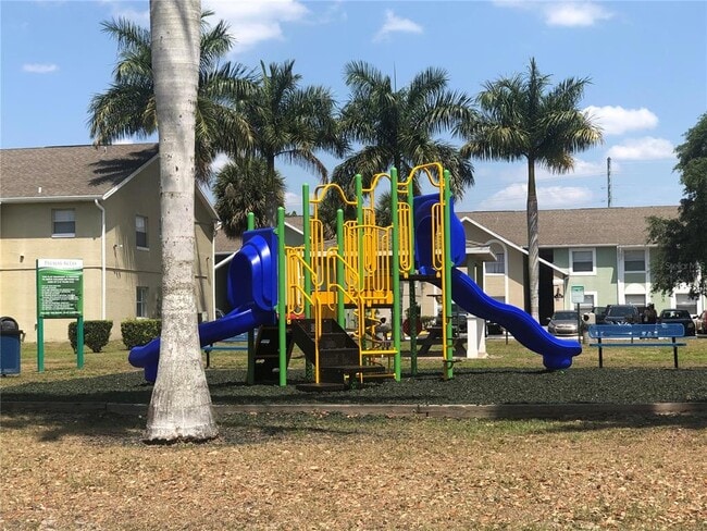 Building Photo - 4227 Pershing Pointe Pl