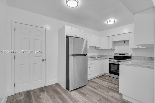 Building Photo - 265 NE 55th St