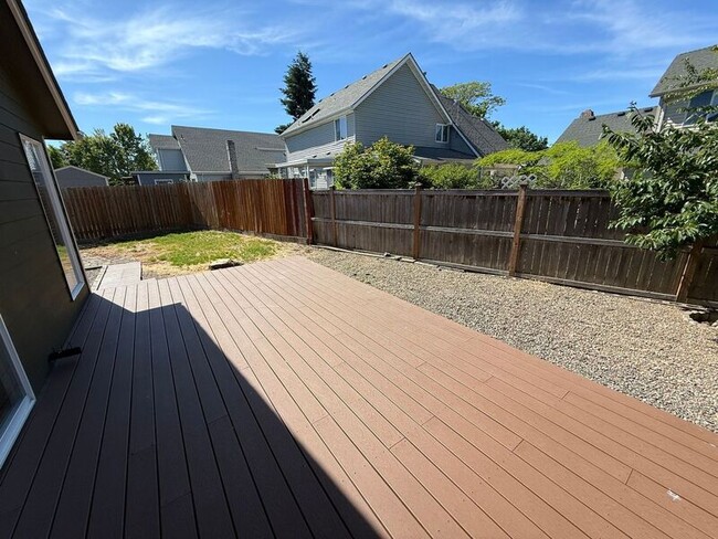 Building Photo - 757 Sphinx Ct NE