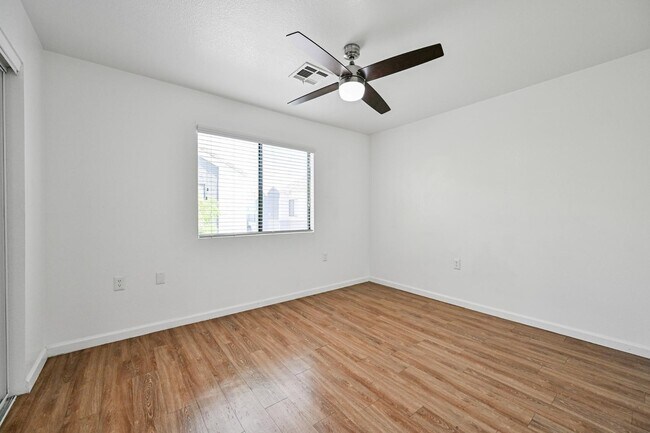 Building Photo - 3065 N 67th Ave