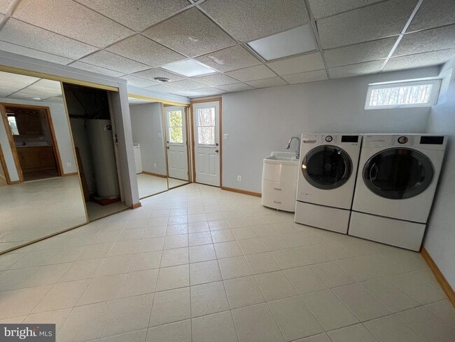 Building Photo - 5300 Summit Dr