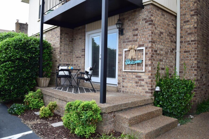 Building Photo - 2116 Hobbs Rd