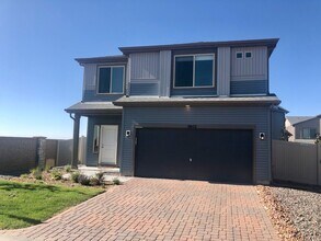 Building Photo - STUNNING 2BD + LOFT HOME WITH LUXURY UPGRA...