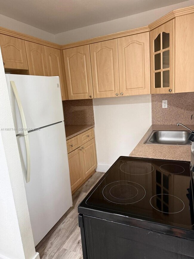 Building Photo - 1467 SW 3rd St