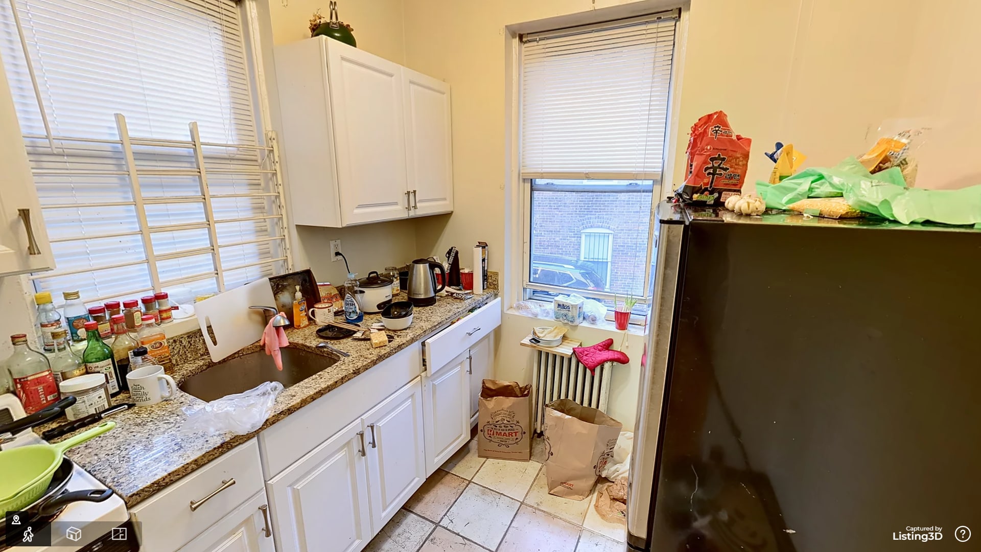 Building Photo - 126 Warren St