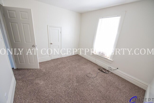 Building Photo - 5000 S Jones Ct