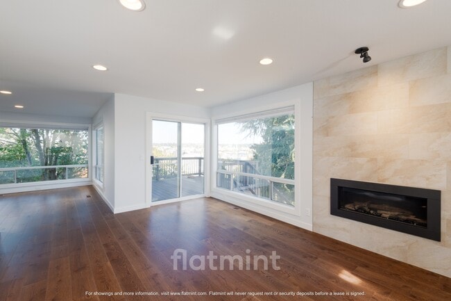 Building Photo - 4444 29th Ave W