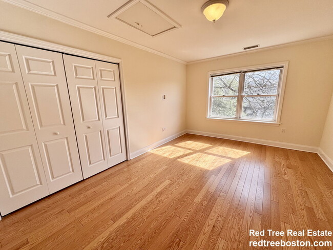 Building Photo - 146 Independence Dr