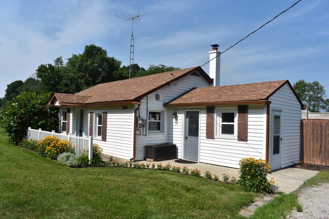 Primary Photo - 12790 Dennison Rd