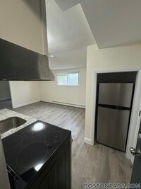 Building Photo - 9 River Dr