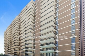 Building Photo - 620 Peachtree St NE