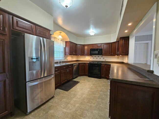 Building Photo - WITCH DUCK POINT